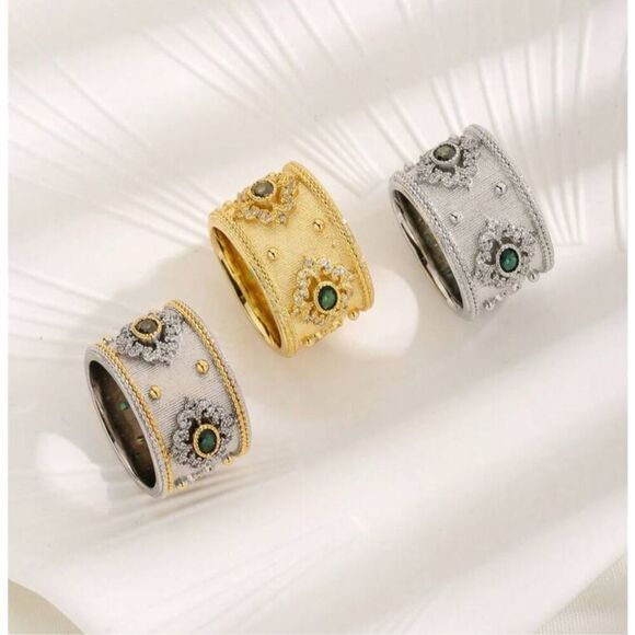 Modern Ring - Picture 3 of 3